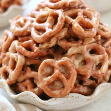 Delicious caramel pretzels drizzled with rich caramel sauce
